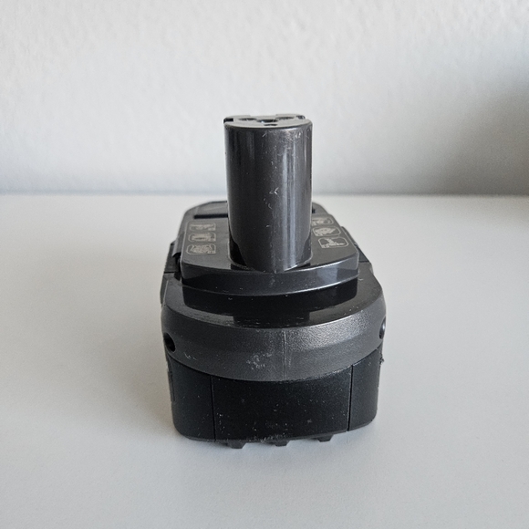 Ryobi | 18V ONE+ 4.0 Ah Lithium-Ion Battery PBP005 - Picture 4 of 6